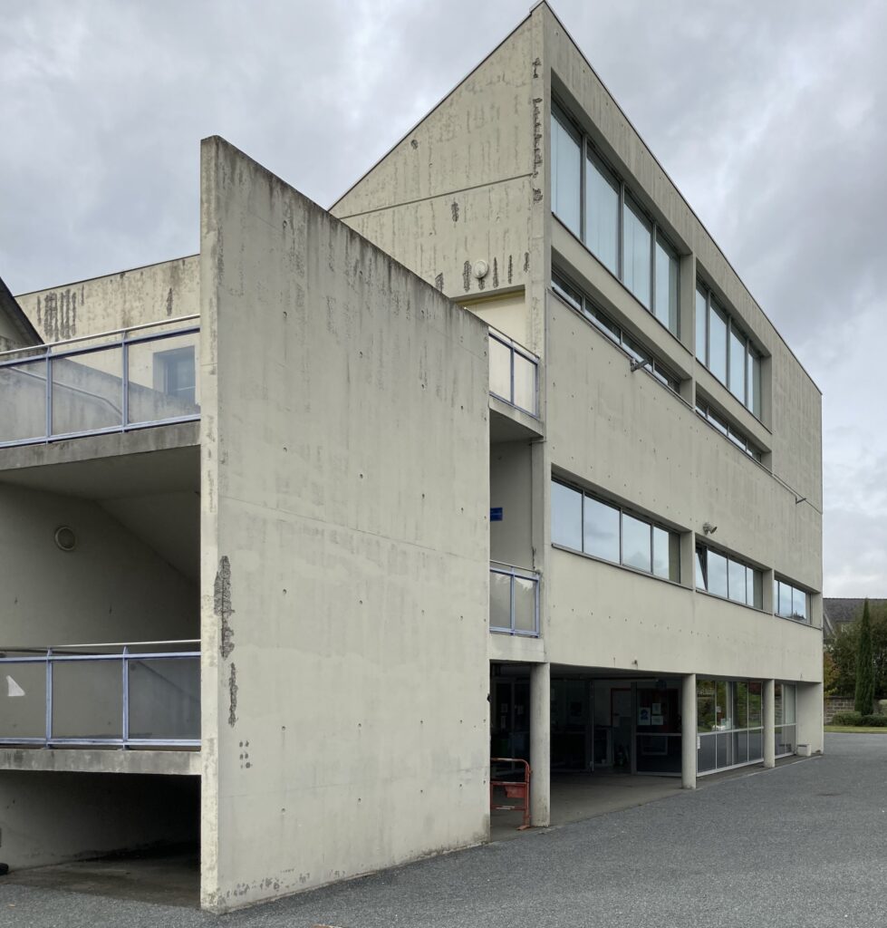 photo renovation de la facade du lycée marie balavenne